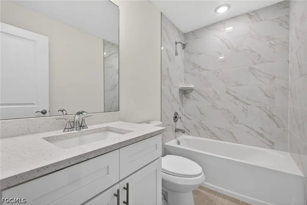 2323 SW 5th Place Cape Coral FL 33991