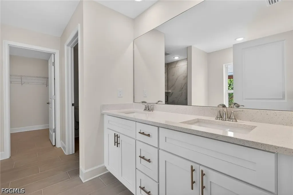 2323 SW 5th Place Cape Coral FL 33991