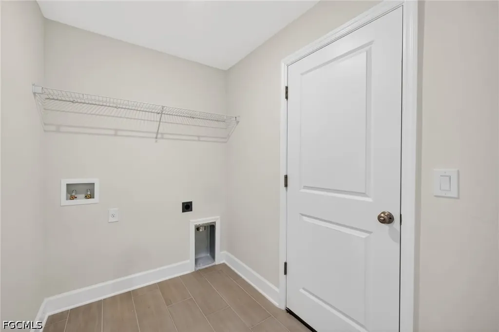 2323 SW 5th Place Cape Coral FL 33991