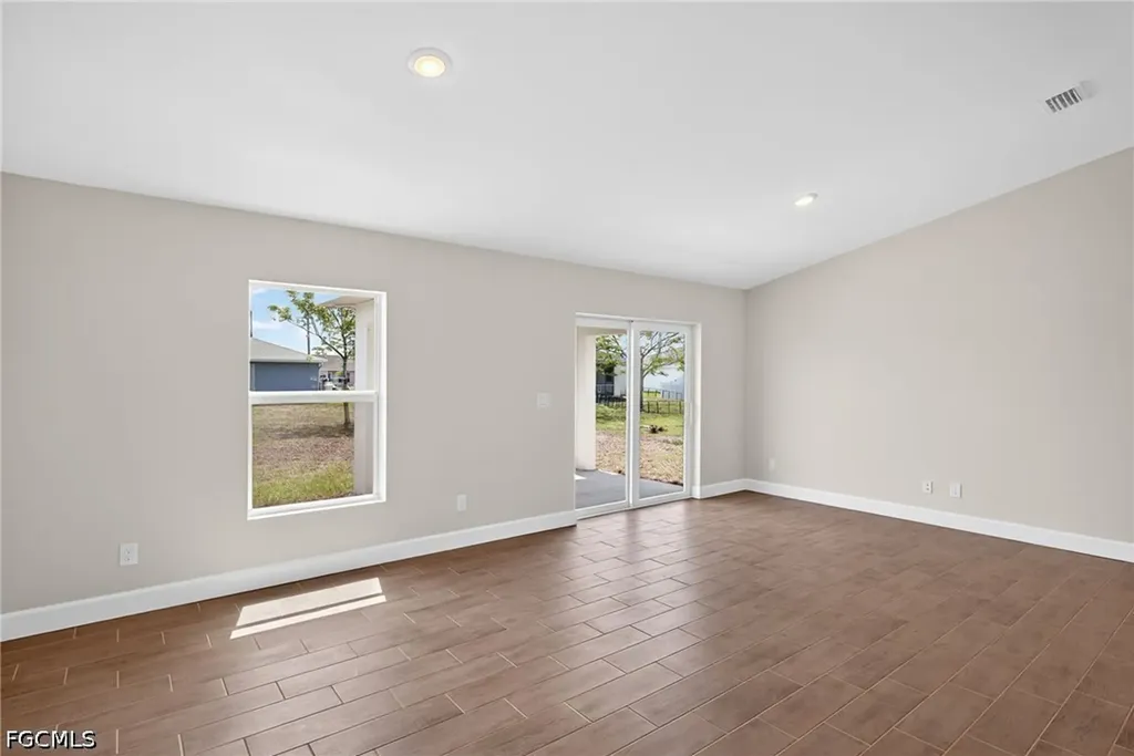 1333 NW 10th Place Cape Coral FL 33993