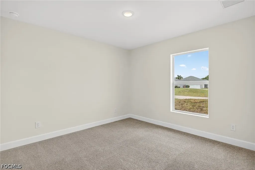 1333 NW 10th Place Cape Coral FL 33993