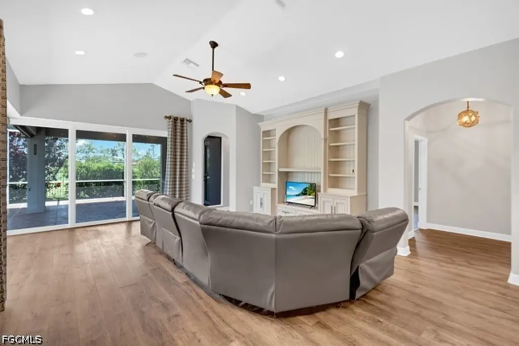 1221 SW 19th Lane Cape Coral FL 33991