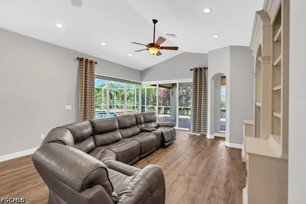 1221 SW 19th Lane Cape Coral FL 33991