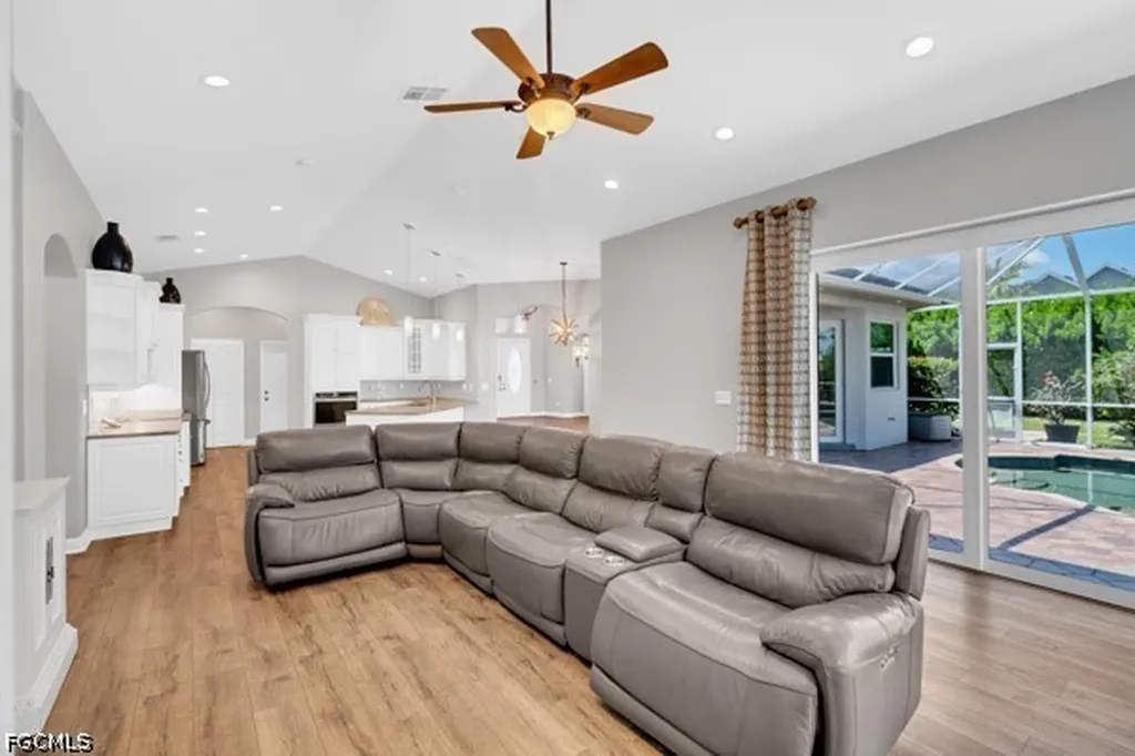 1221 SW 19th Lane Cape Coral FL 33991