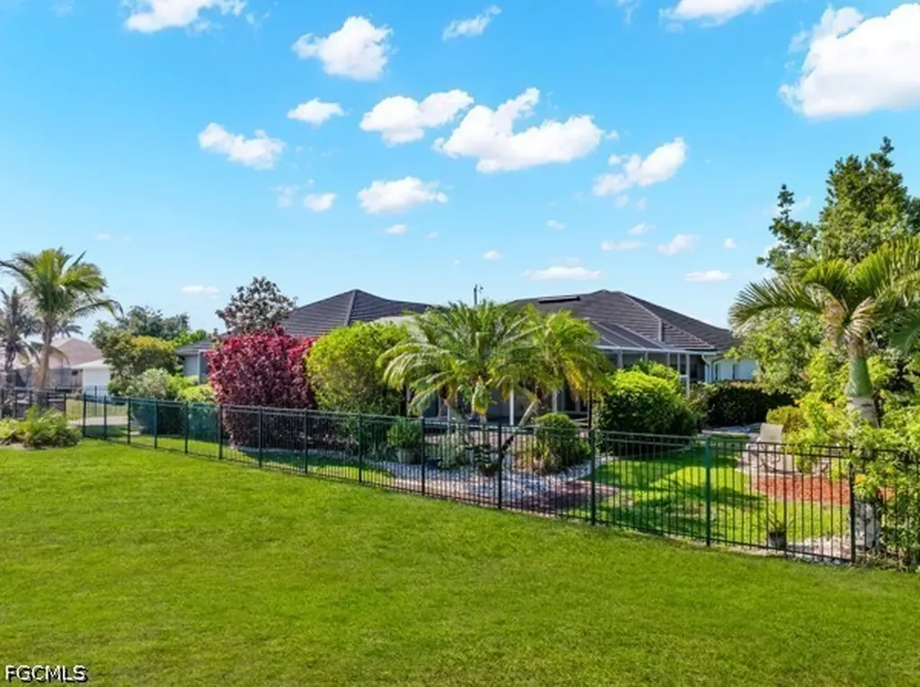 1221 SW 19th Lane Cape Coral FL 33991