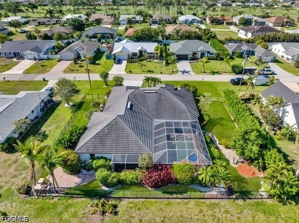 1221 SW 19th Lane Cape Coral FL 33991