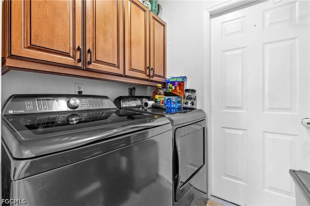 1404 NE Van Loon Terrace Cape Coral FL 33909