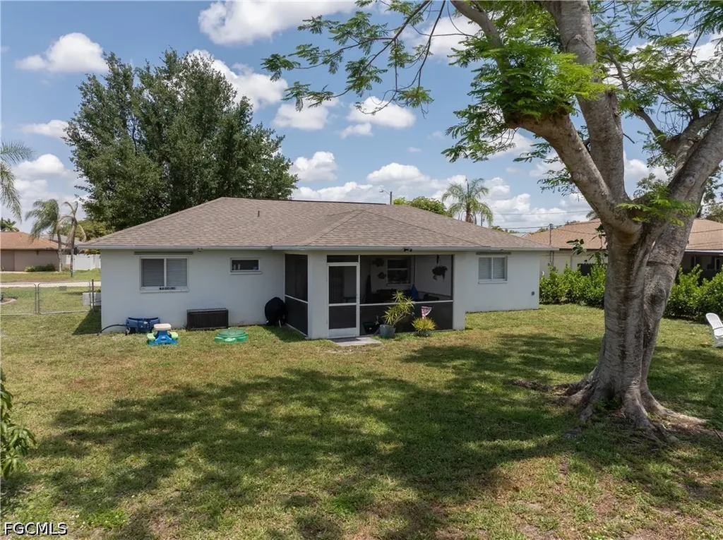 1404 NE Van Loon Terrace Cape Coral FL 33909
