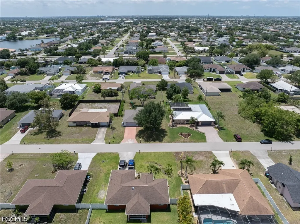 1404 NE Van Loon Terrace Cape Coral FL 33909