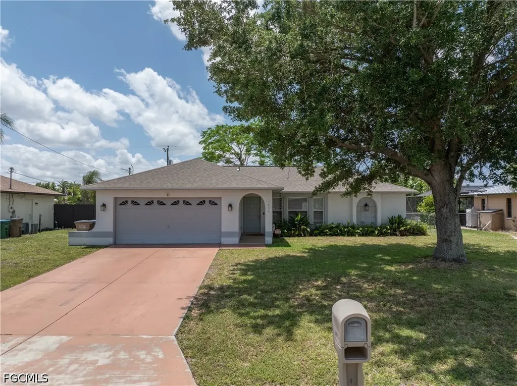 1404 NE Van Loon Terrace Cape Coral FL 33909
