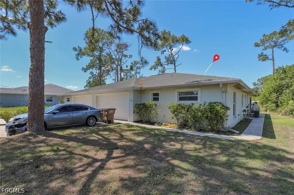 1104-1106 Circle Drive Lehigh Acres FL 33973