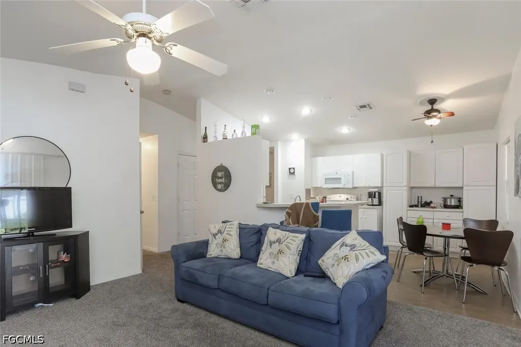 1104-1106 Circle Drive Lehigh Acres FL 33973