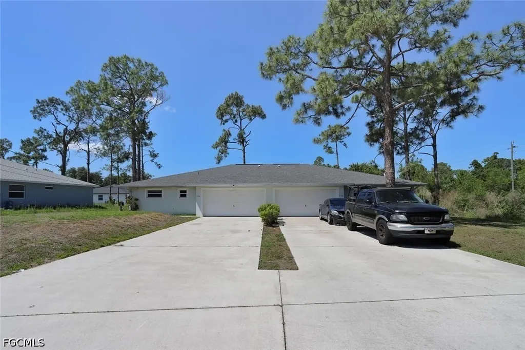 1104-1106 Circle Drive Lehigh Acres FL 33973