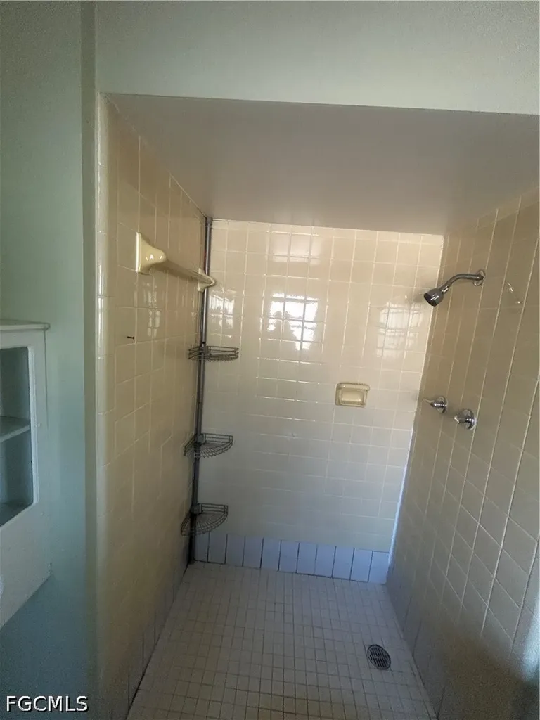 5 Broadway Circle Fort Myers FL 33901