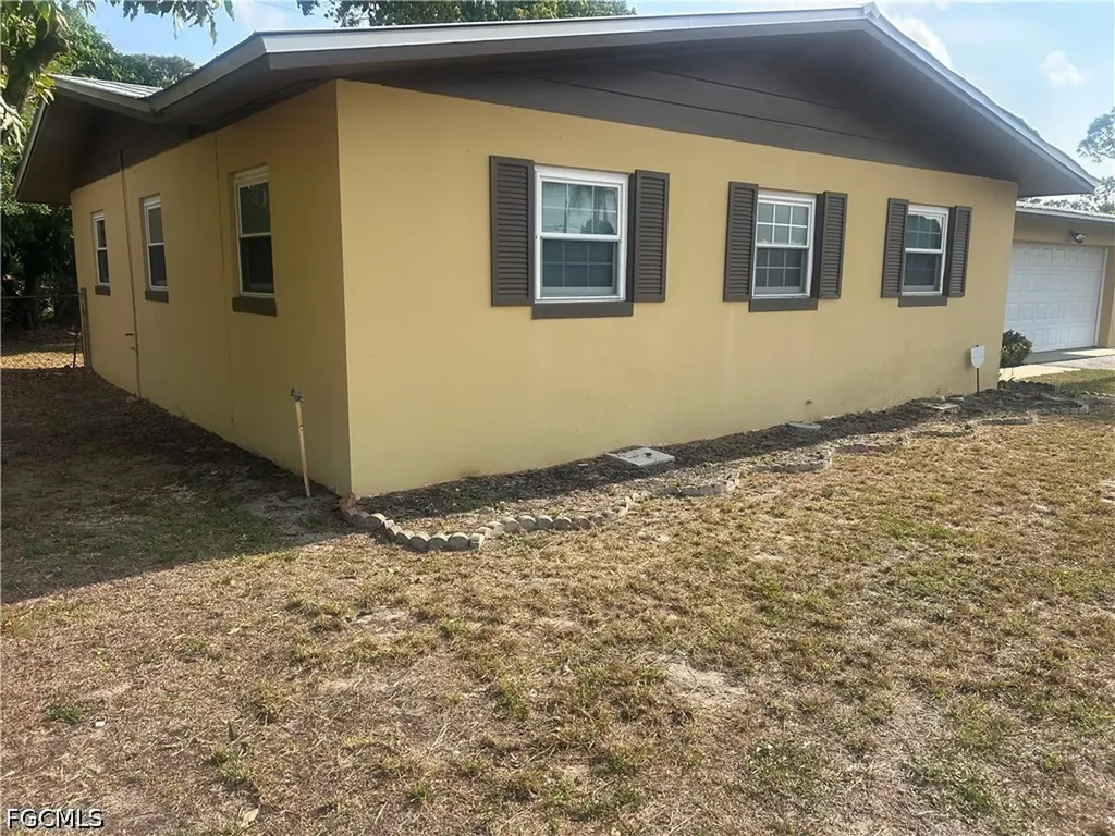 5 Broadway Circle Fort Myers FL 33901