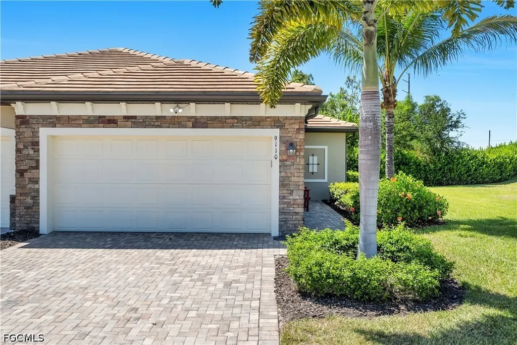 9110 Woodhurst Drive Naples FL 34120