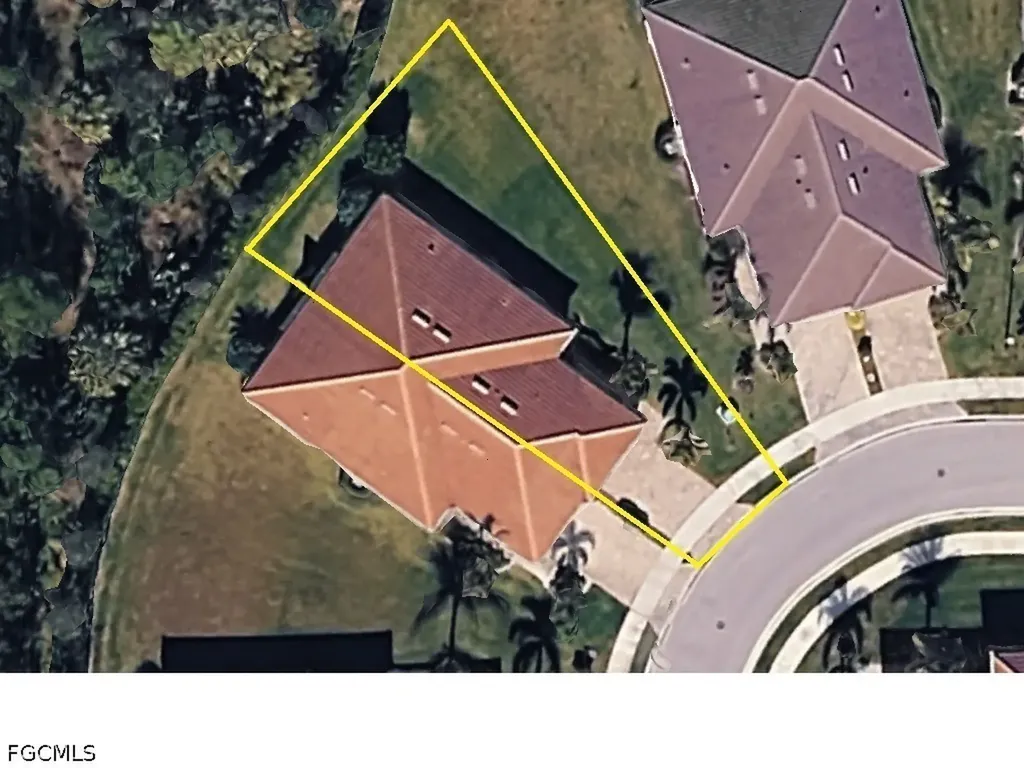 9110 Woodhurst Drive Naples FL 34120