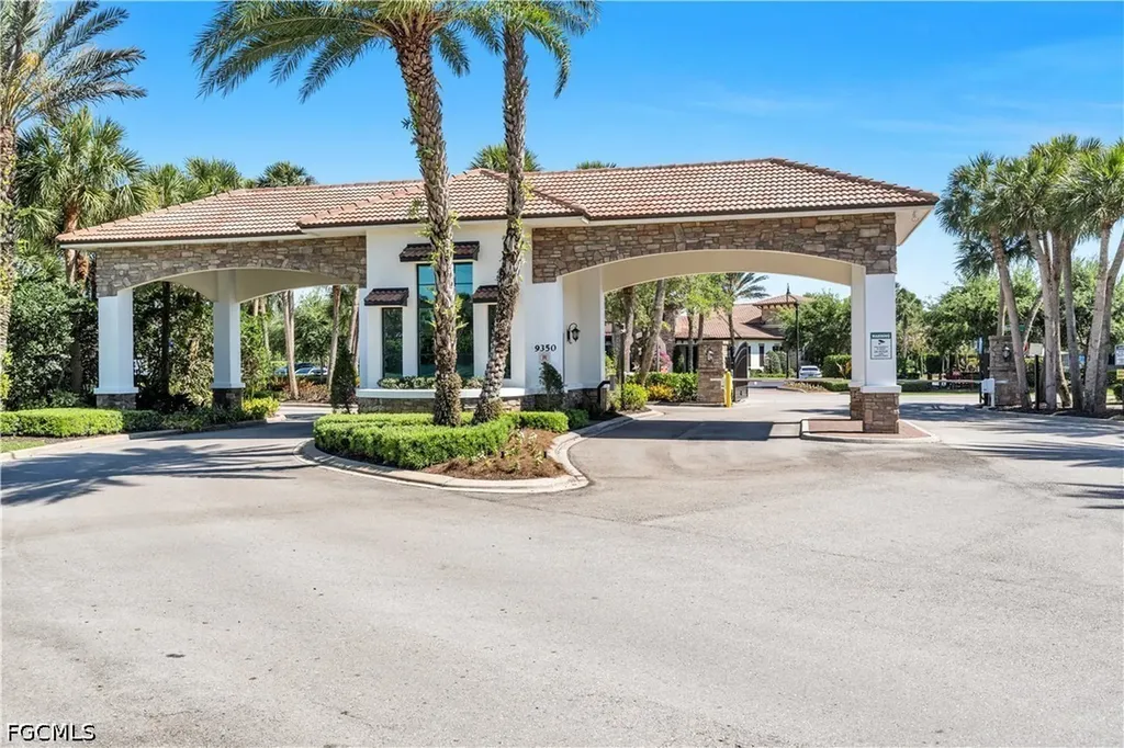 9110 Woodhurst Drive Naples FL 34120
