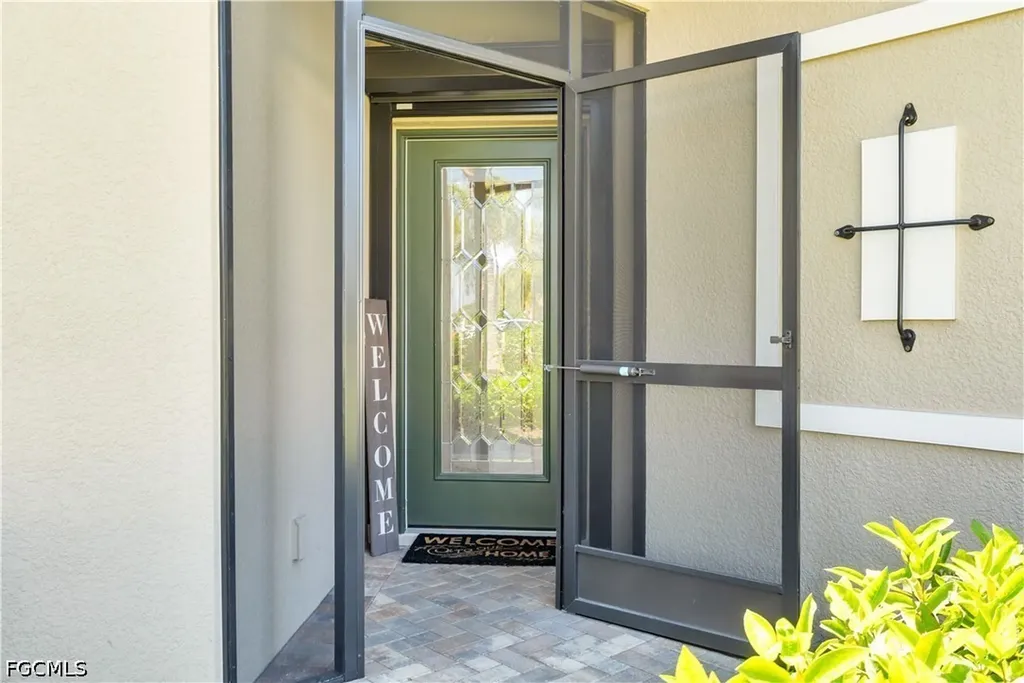 9110 Woodhurst Drive Naples FL 34120
