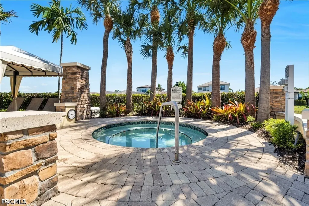 9110 Woodhurst Drive Naples FL 34120