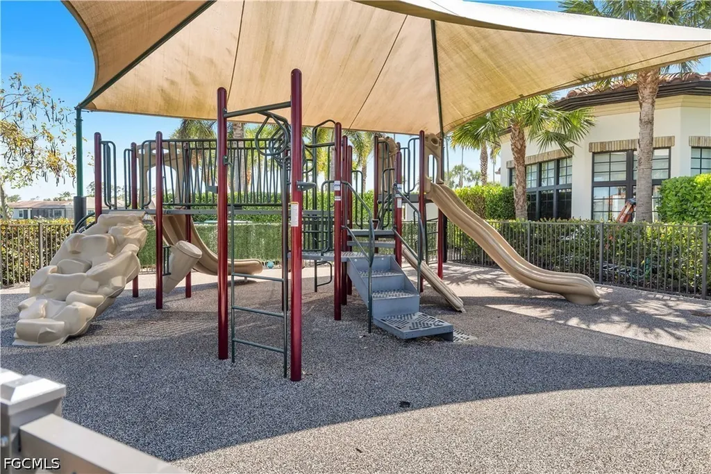 9110 Woodhurst Drive Naples FL 34120