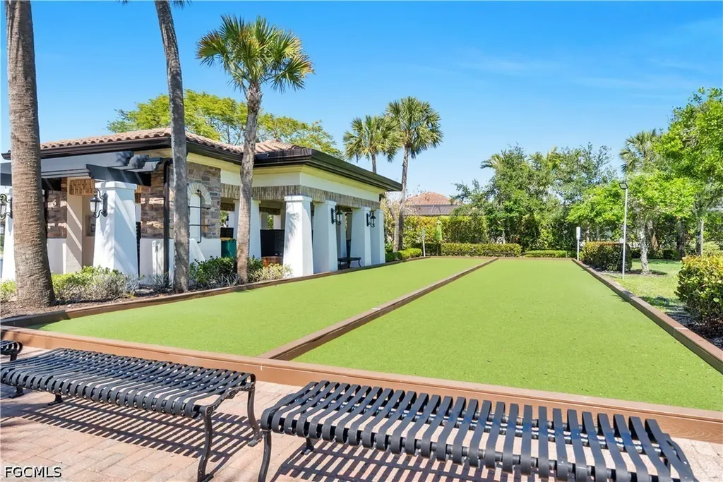 9110 Woodhurst Drive Naples FL 34120