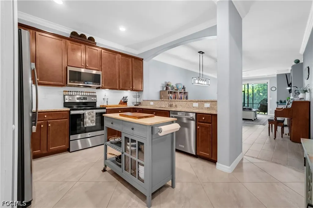 9110 Woodhurst Drive Naples FL 34120