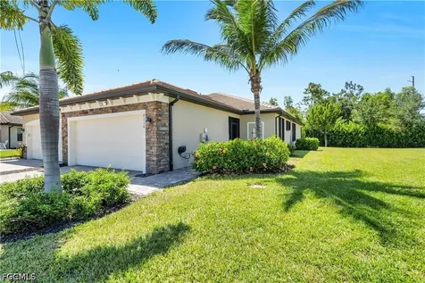 9110 Woodhurst Drive Naples FL 34120