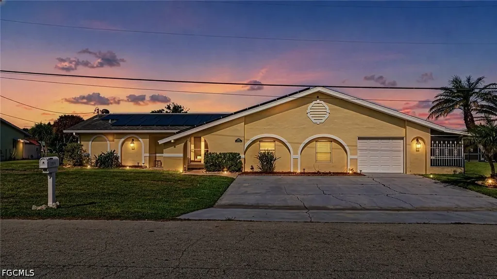 2507 Lakeview Drive Lehigh Acres FL 33936