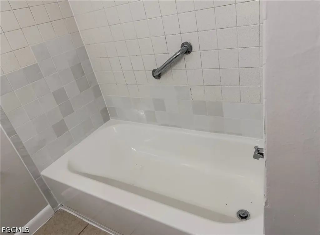 3307 SE 15th Place Cape Coral FL 33904