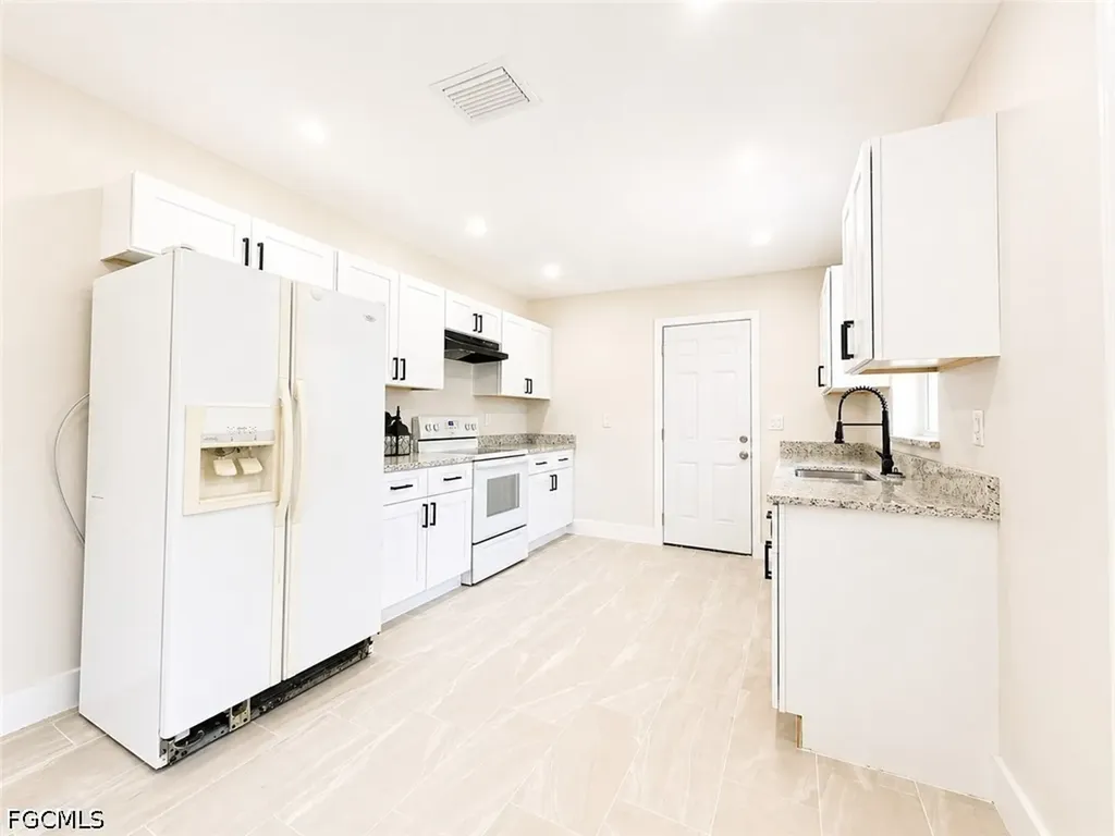 4426 Poinsettia Street Fort Myers FL 33905