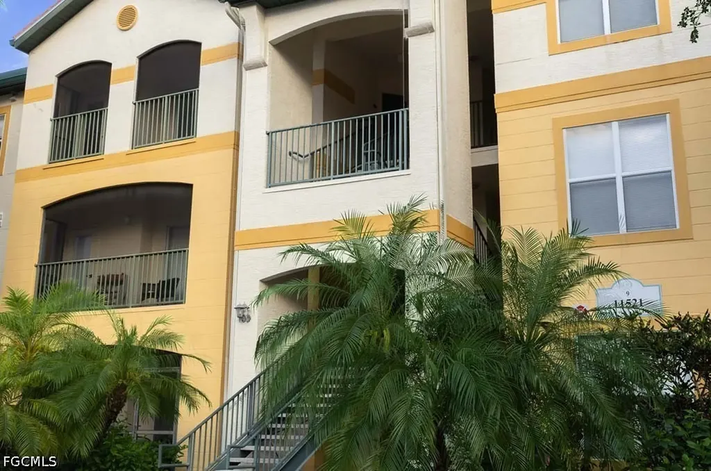 11521 Villa Grand Fort Myers FL 33913