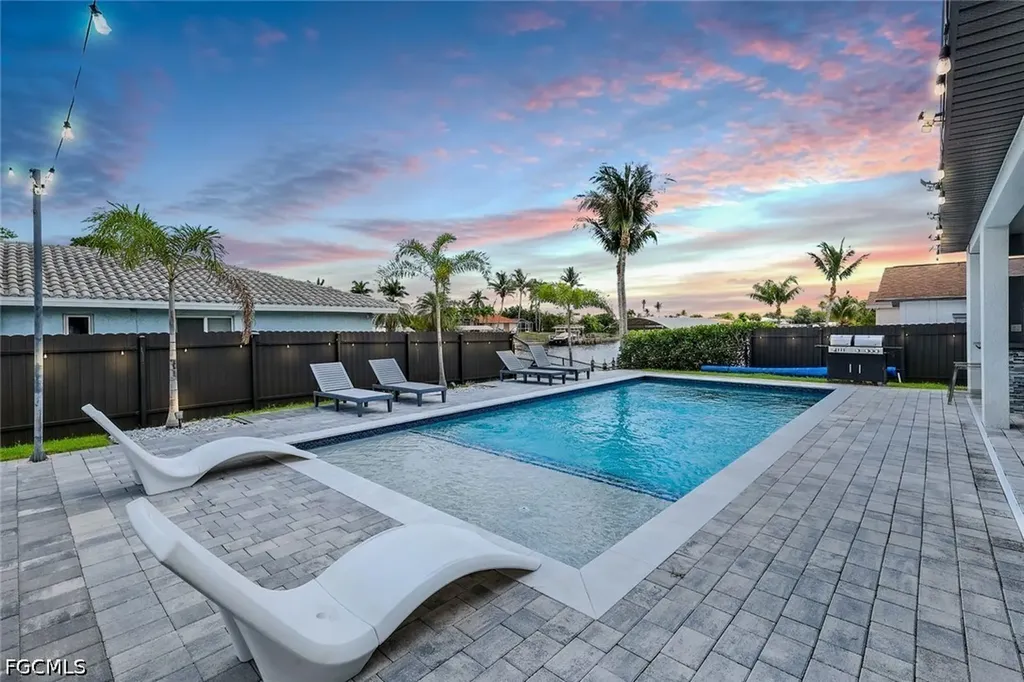 2419 Country Club Boulevard Cape Coral FL 33990