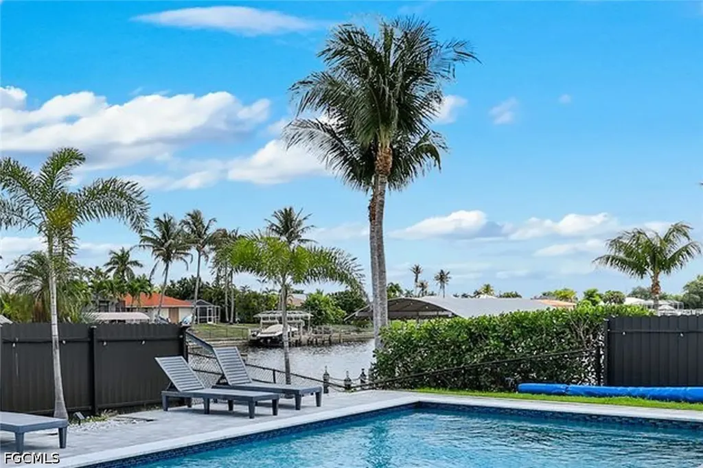 2419 Country Club Boulevard Cape Coral FL 33990