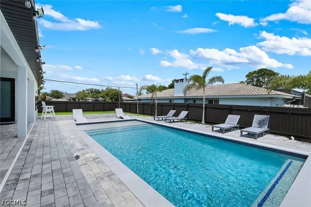 2419 Country Club Boulevard Cape Coral FL 33990