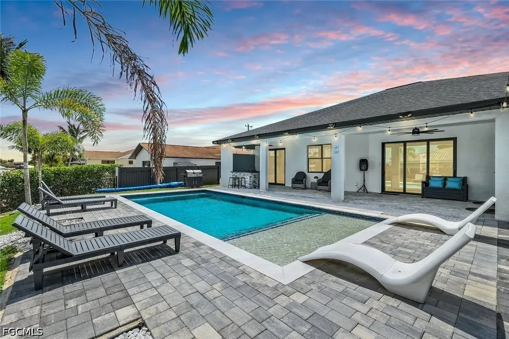 2419 Country Club Boulevard Cape Coral FL 33990