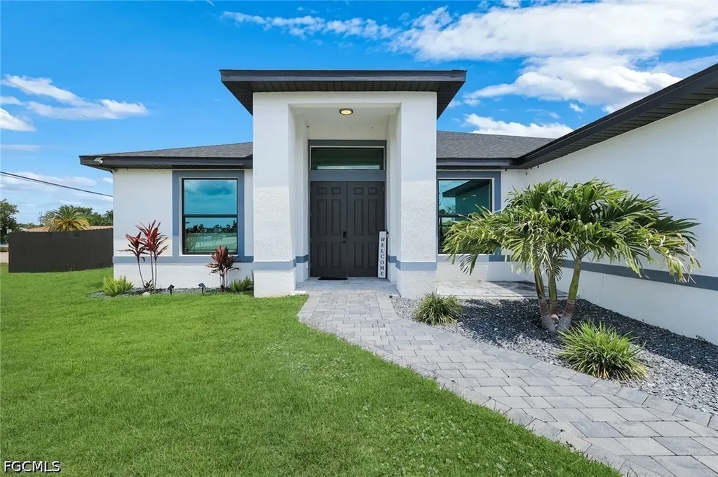 2419 Country Club Boulevard Cape Coral FL 33990