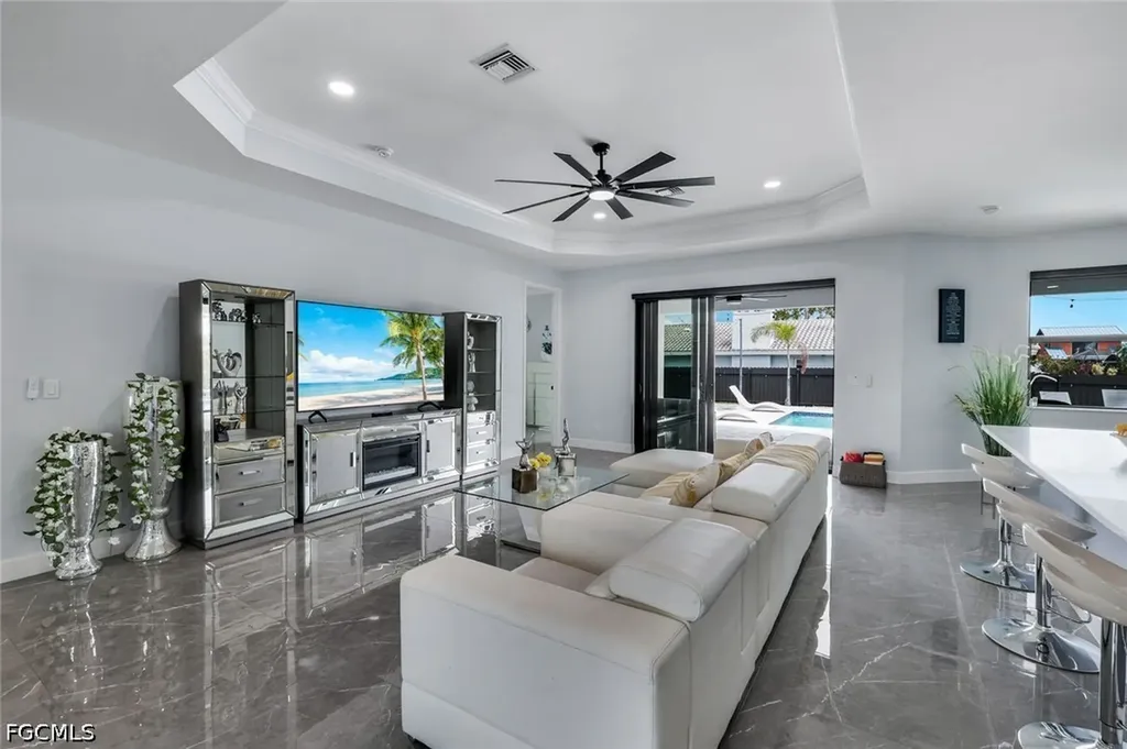 2419 Country Club Boulevard Cape Coral FL 33990