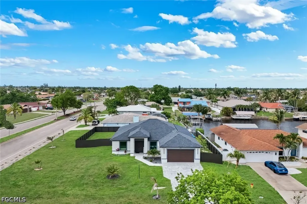 2419 Country Club Boulevard Cape Coral FL 33990