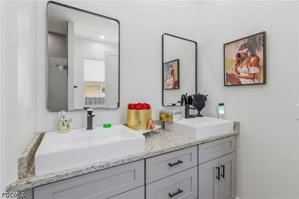 3046 NW 2nd Place Cape Coral FL 33993