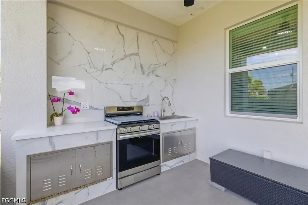 3046 NW 2nd Place Cape Coral FL 33993
