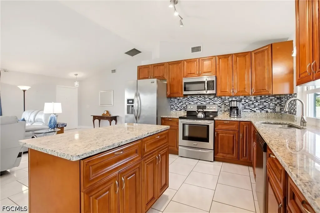 202 SE 10th Terrace Cape Coral FL 33990