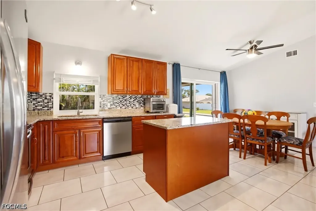 202 SE 10th Terrace Cape Coral FL 33990
