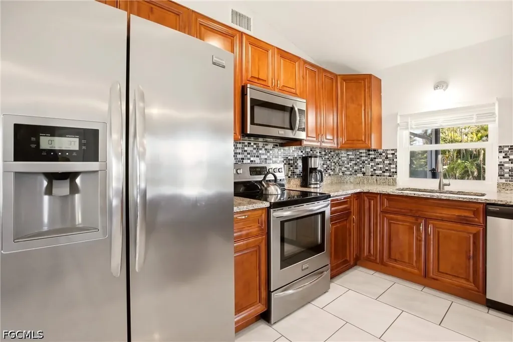 202 SE 10th Terrace Cape Coral FL 33990