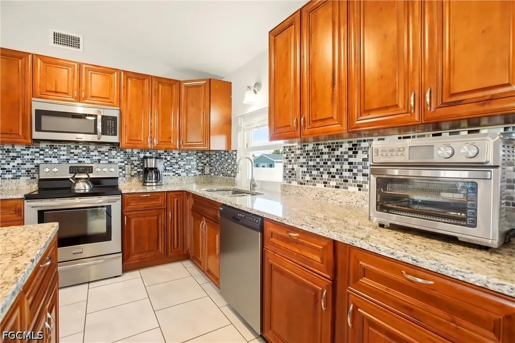 202 SE 10th Terrace Cape Coral FL 33990