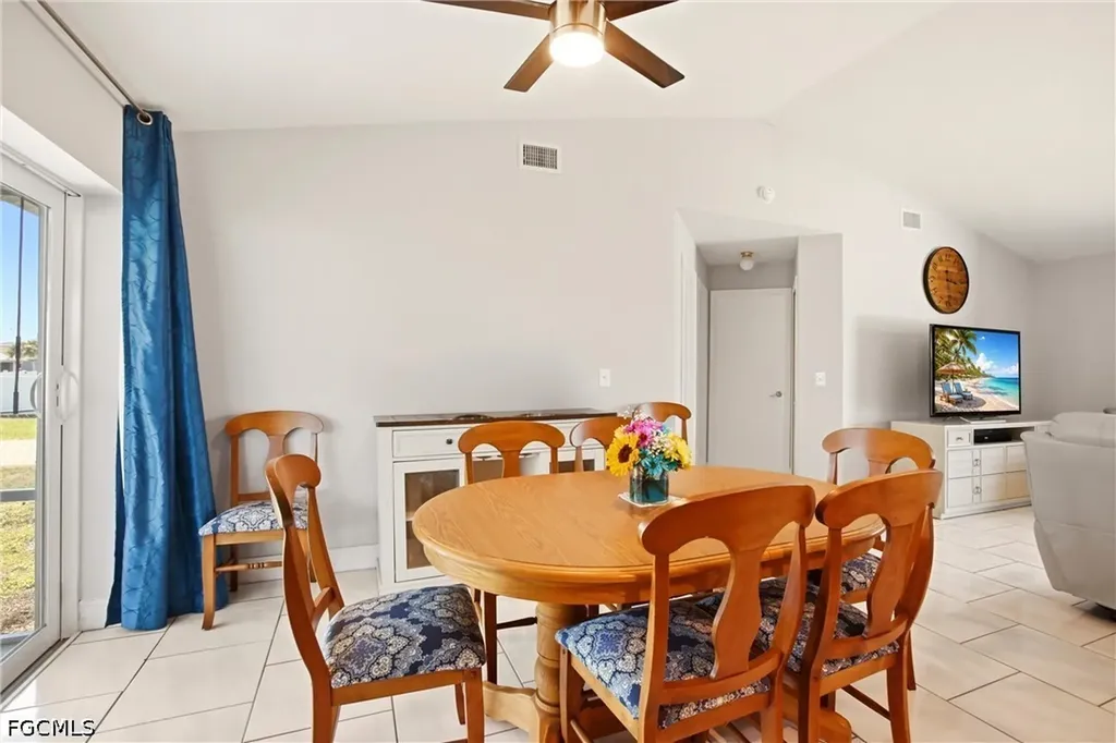 202 SE 10th Terrace Cape Coral FL 33990