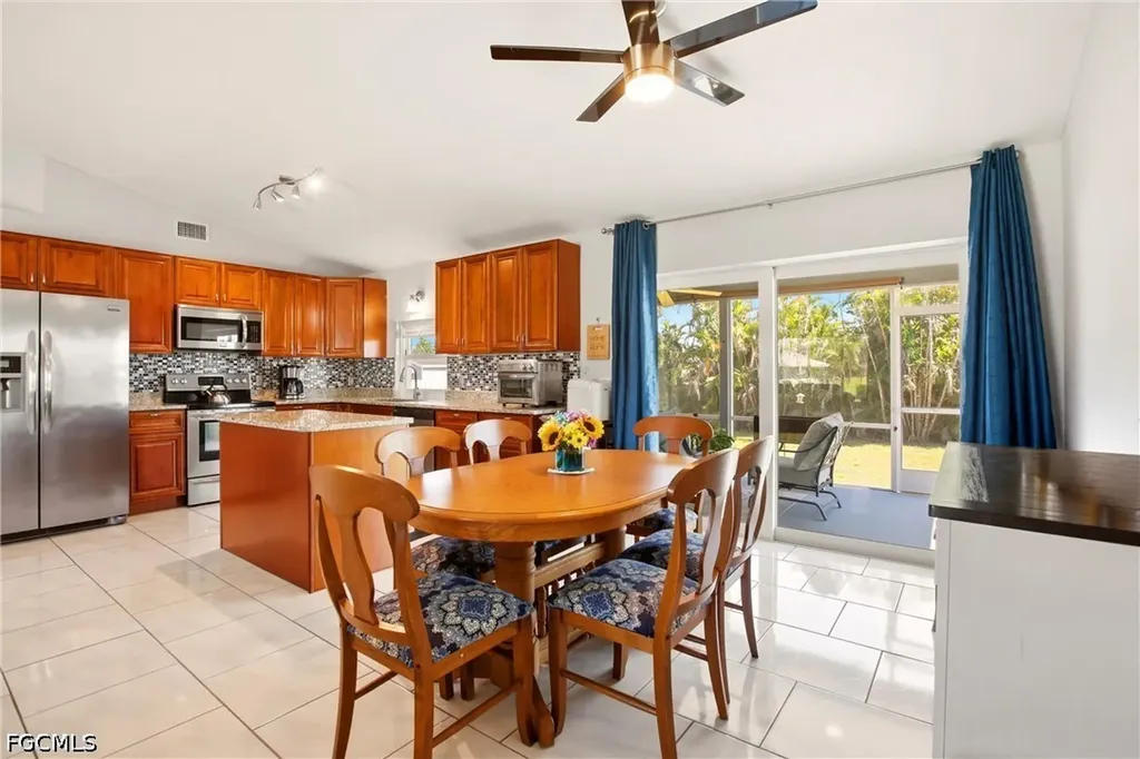 202 SE 10th Terrace Cape Coral FL 33990