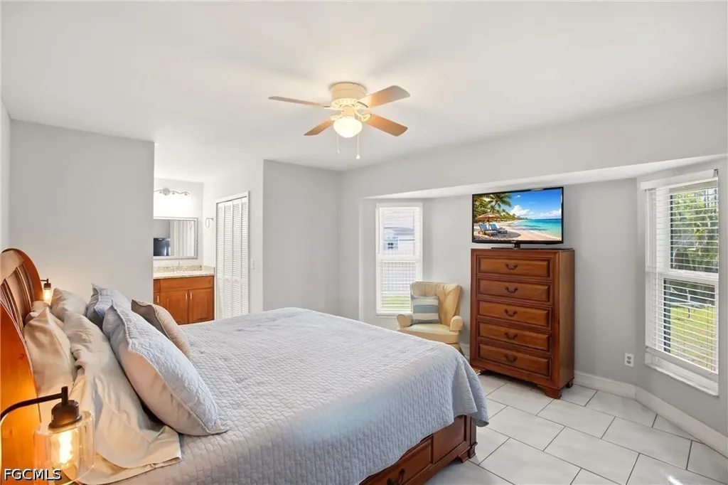 202 SE 10th Terrace Cape Coral FL 33990