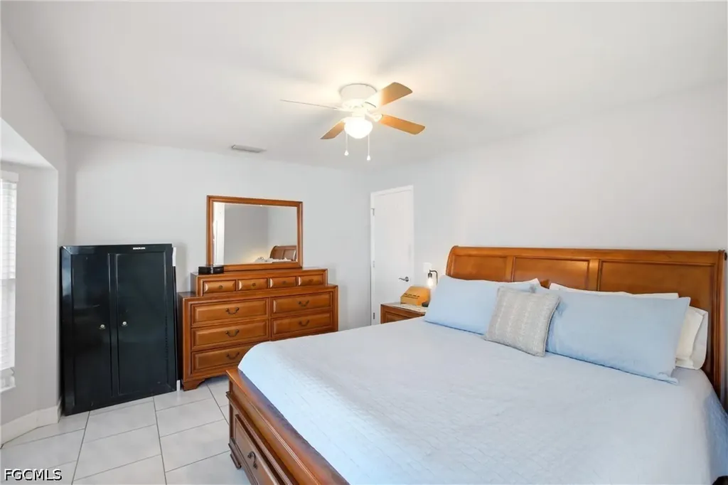 202 SE 10th Terrace Cape Coral FL 33990