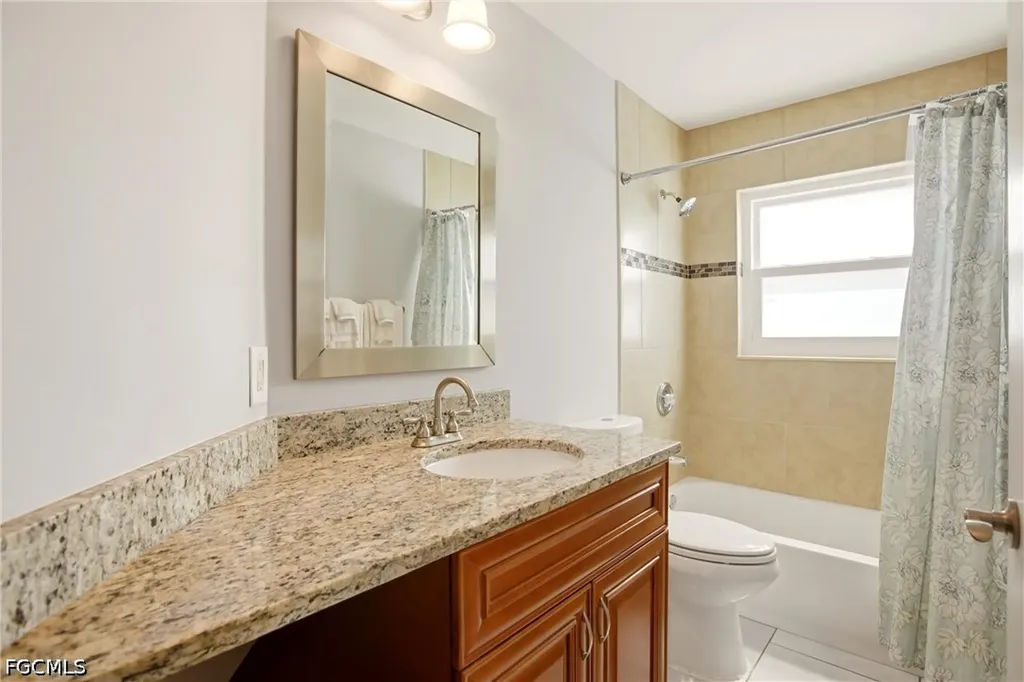202 SE 10th Terrace Cape Coral FL 33990